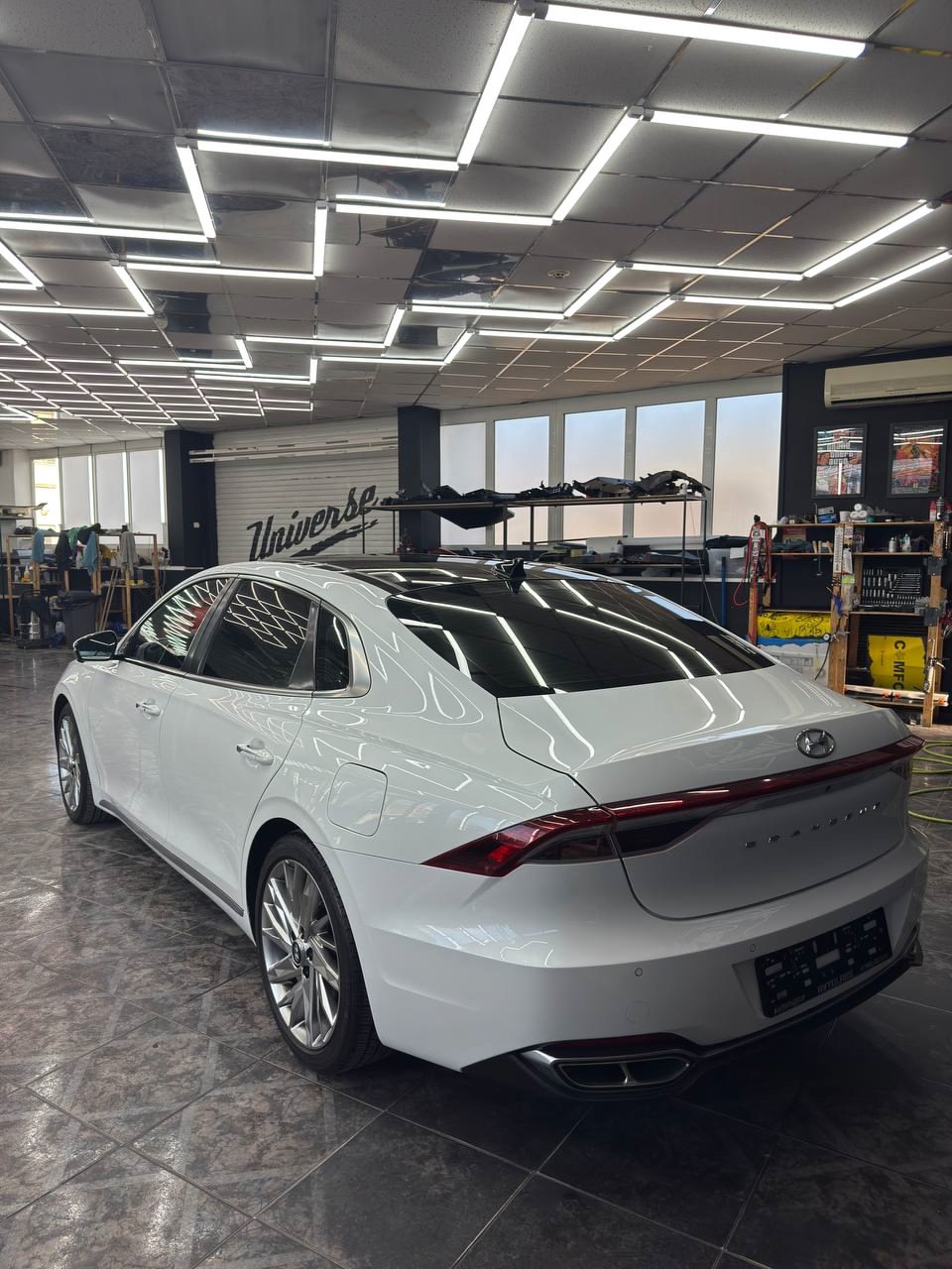 Привезли автомобиль Hyundai Grandeur