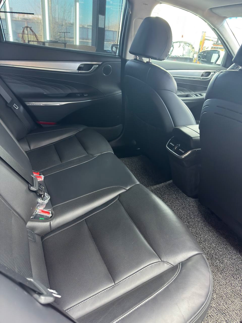 Привезли автомобиль Hyundai Grandeur