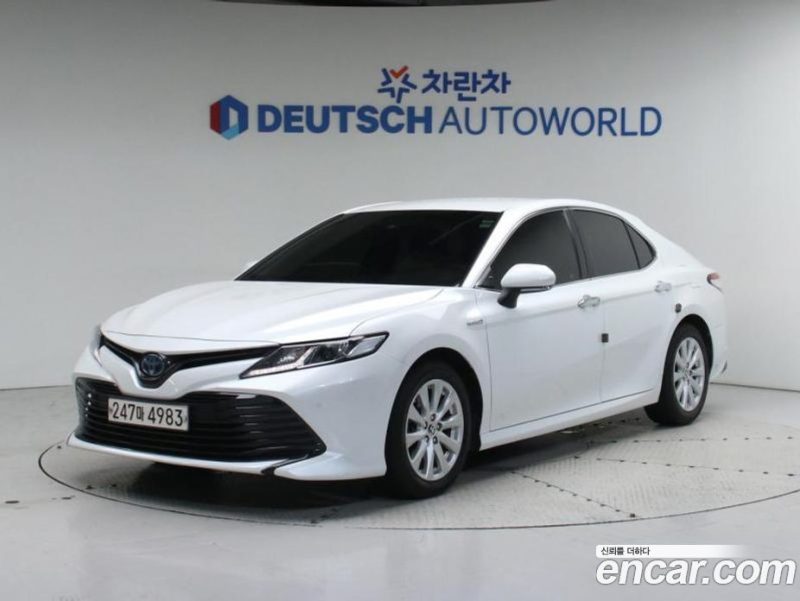 Toyota Camry 2.5 LE Hybrid