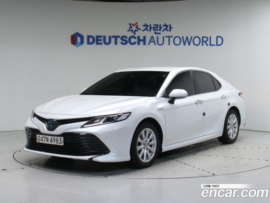 Toyota Camry 2.5 LE Hybrid