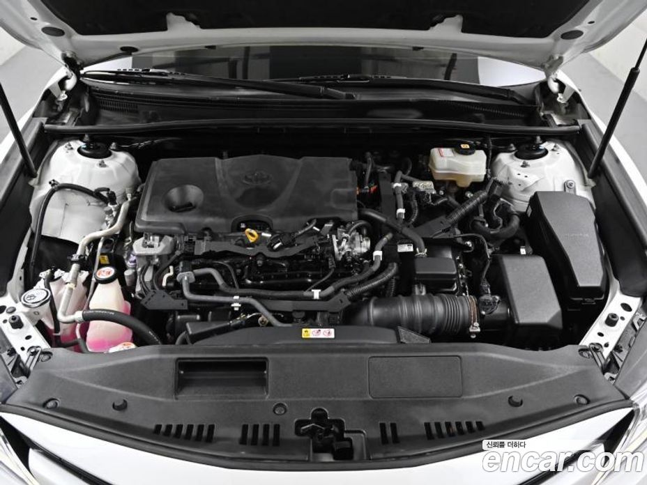 Toyota Camry 2.5 LE Hybrid