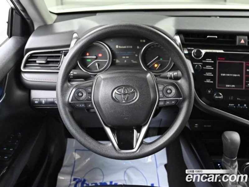 Toyota Camry 2.5 LE Hybrid