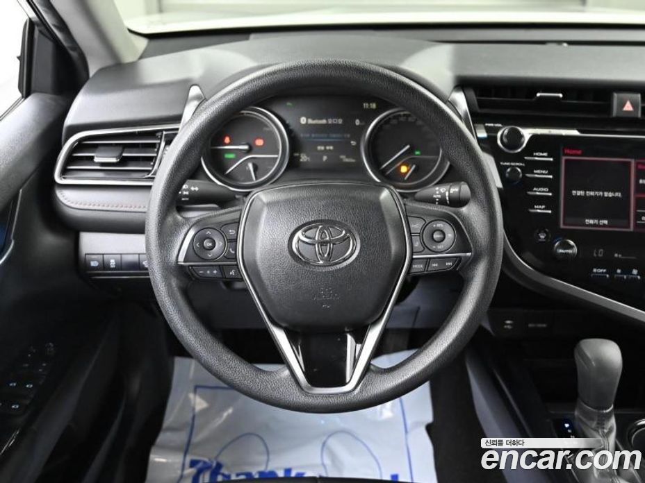 Toyota Camry 2.5 LE Hybrid