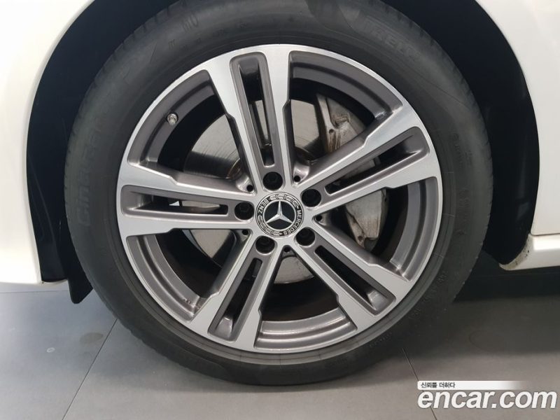 Mercedes Benz E-Class E350 4MATIC Avantgarde