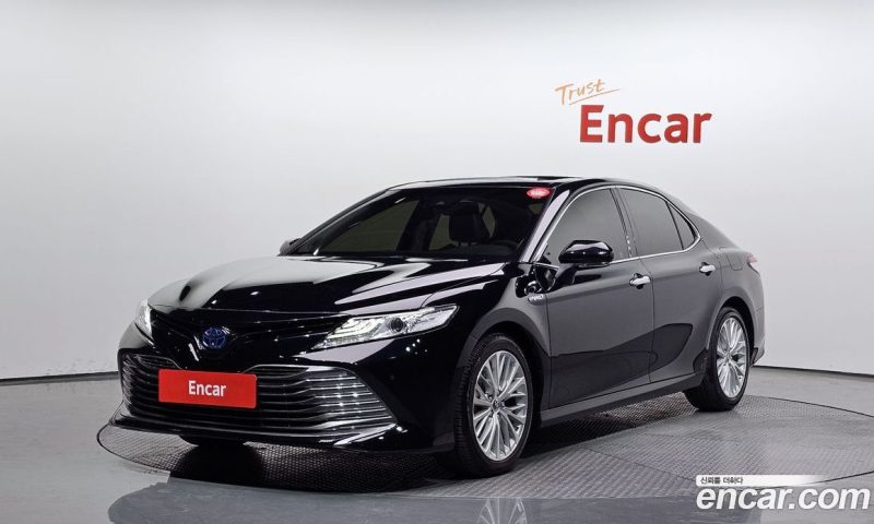 Toyota Camry 2.5 XLE Hybrid