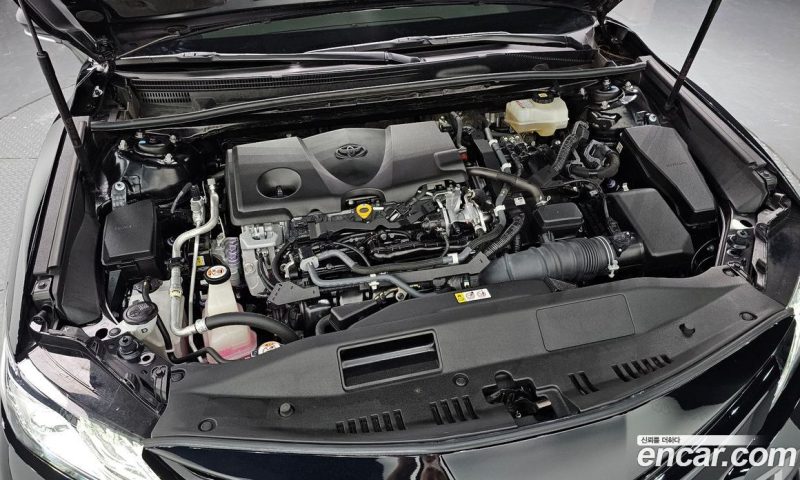 Toyota Camry 2.5 XLE Hybrid