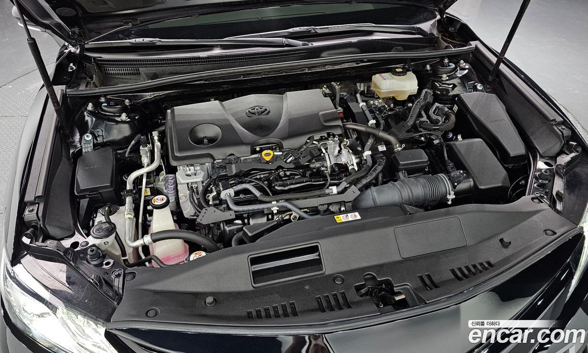 Toyota Camry 2.5 XLE Hybrid