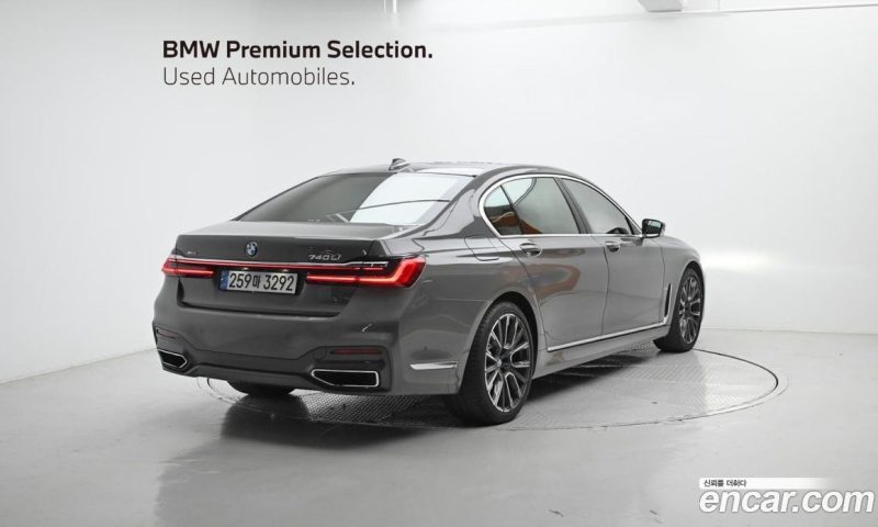 BMW 7-Series 740Li xDrive M Sport Package