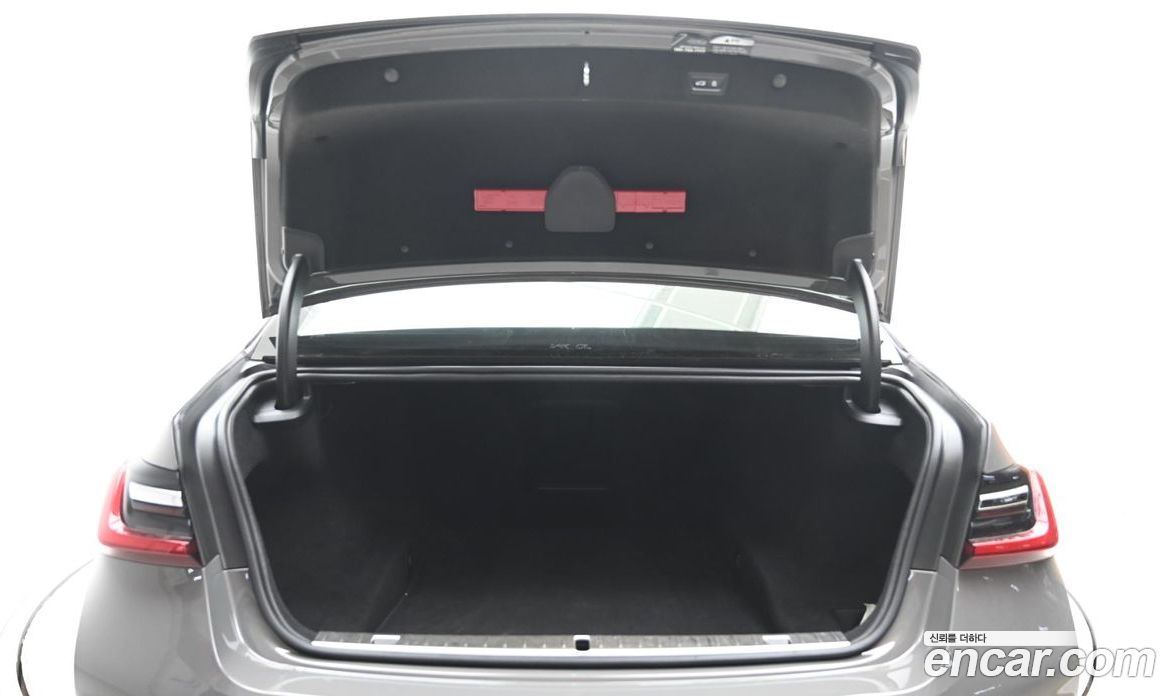 BMW 7-Series 740Li xDrive M Sport Package