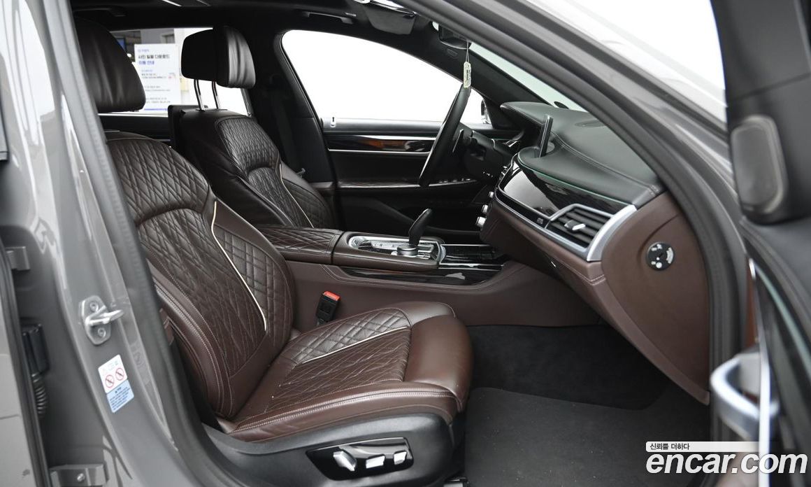 BMW 7-Series 740Li xDrive M Sport Package