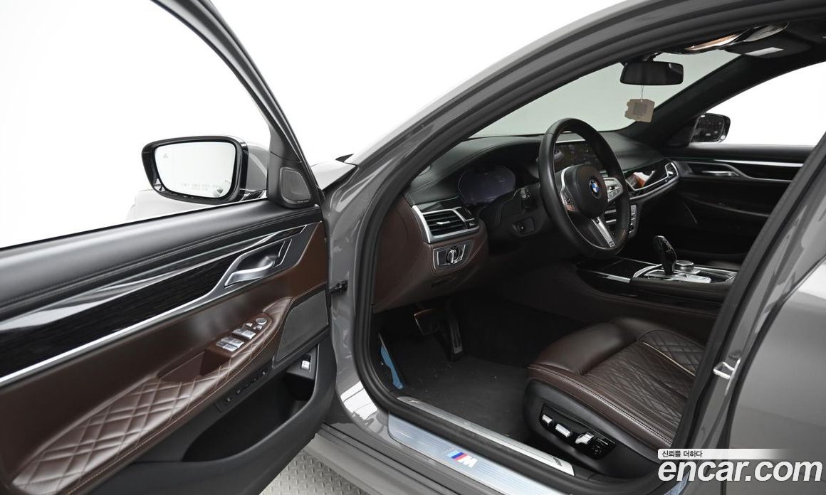 BMW 7-Series 740Li xDrive M Sport Package