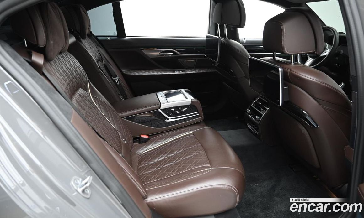 BMW 7-Series 740Li xDrive M Sport Package