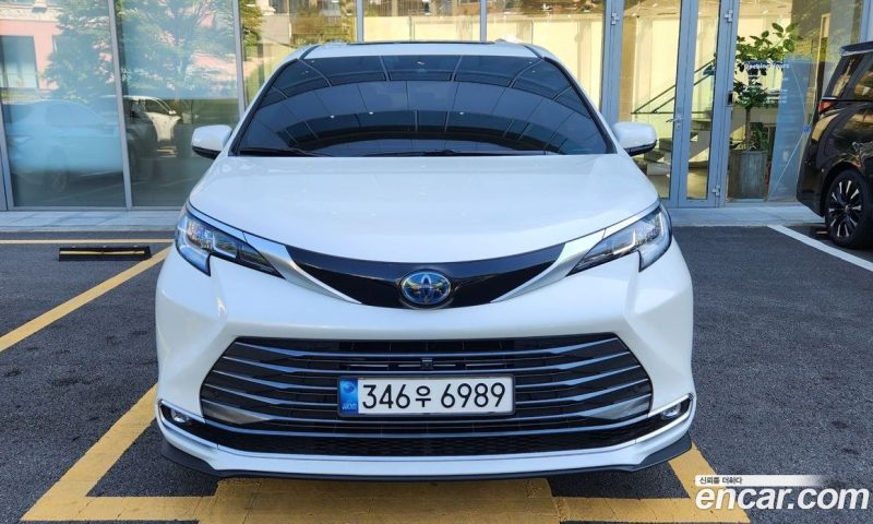 Toyota Sienna 2.5 Hybrid 2WD