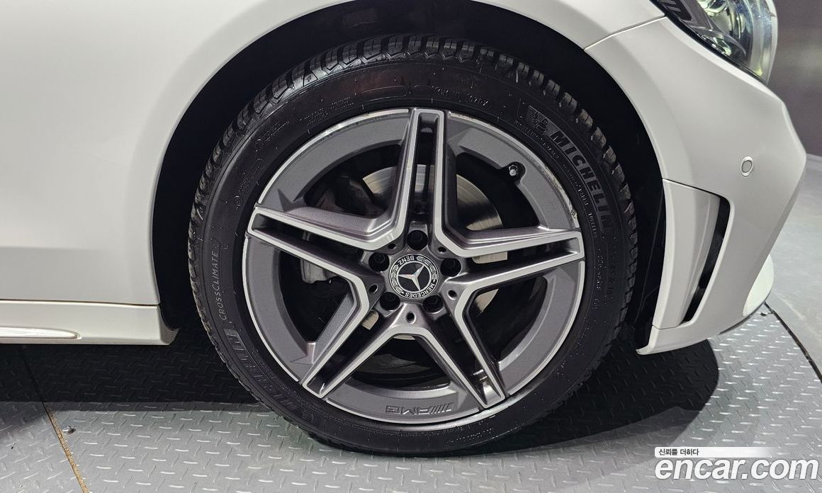 Mercedes Benz C-Class C200 AMG Line