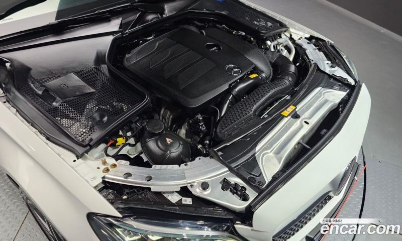 Mercedes Benz C-Class C200 AMG Line