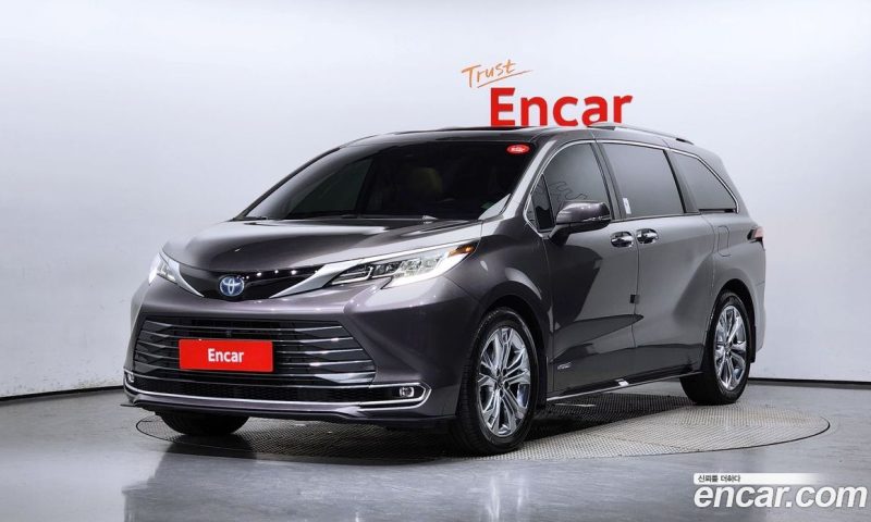 Toyota Sienna 2.5 Hybrid 2WD