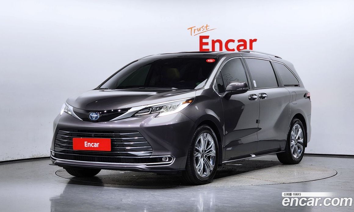 Toyota Sienna 2.5 Hybrid 2WD