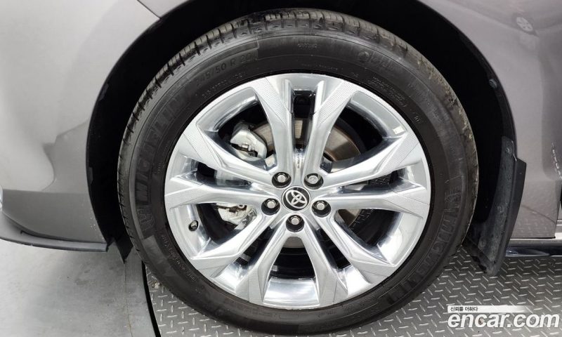 Toyota Sienna 2.5 Hybrid 2WD