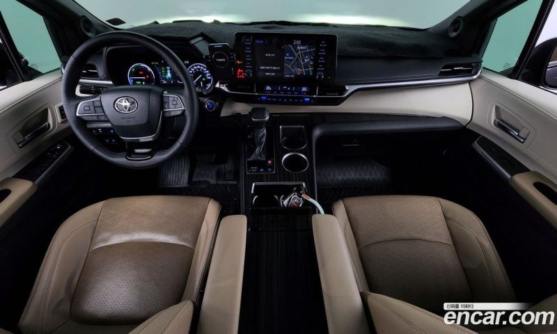 Toyota Sienna 2.5 Hybrid 2WD