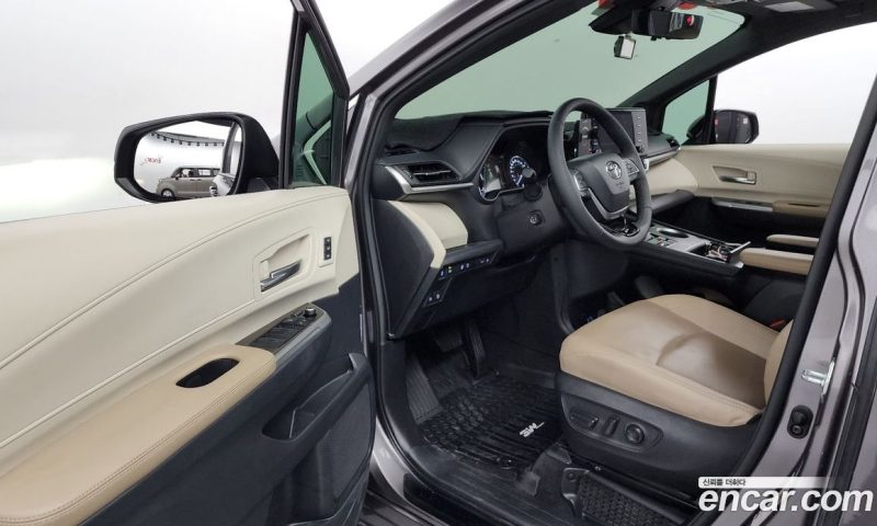 Toyota Sienna 2.5 Hybrid 2WD