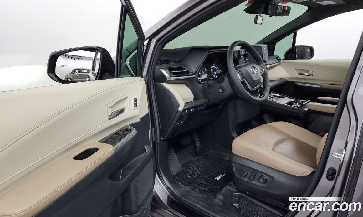 Toyota Sienna 2.5 Hybrid 2WD