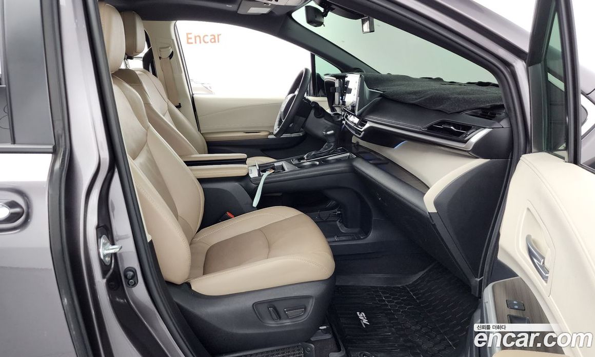 Toyota Sienna 2.5 Hybrid 2WD