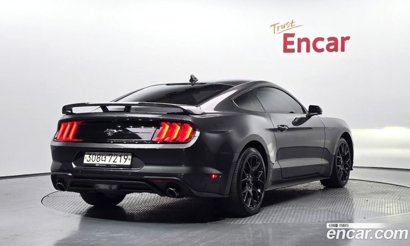 Ford Mustang Coupe