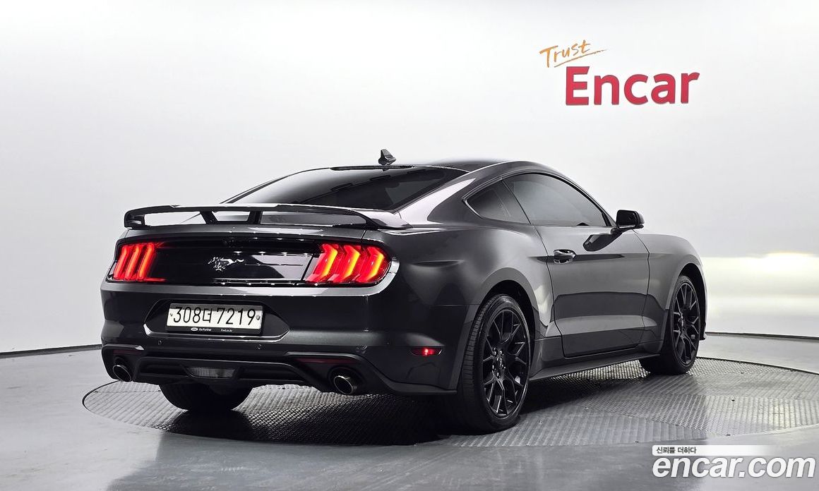Ford Mustang Coupe