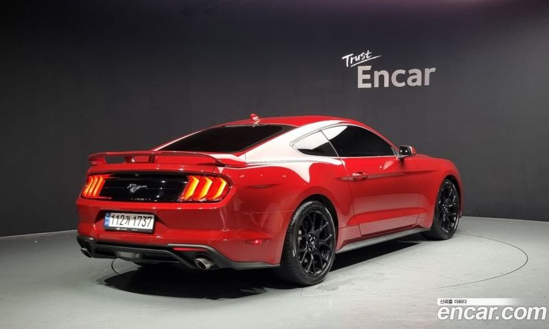 Ford Mustang Coupe