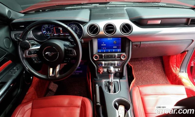 Ford Mustang Coupe