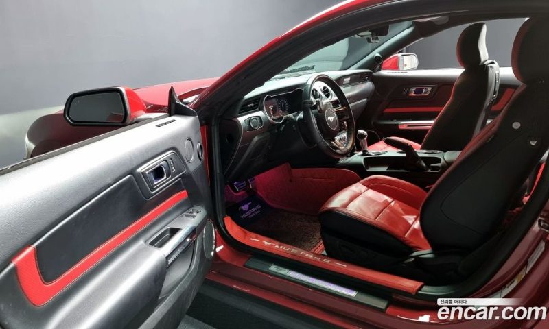 Ford Mustang Coupe