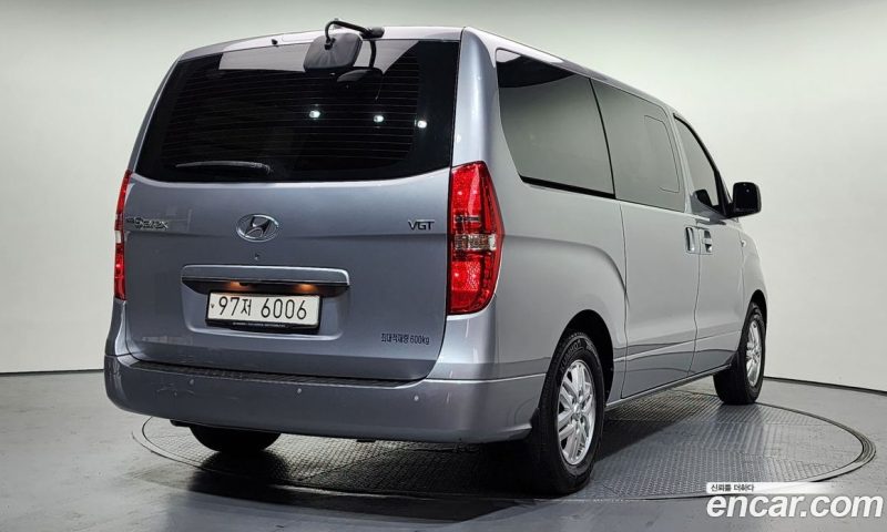 Hyundai Starex Van 5-Seater