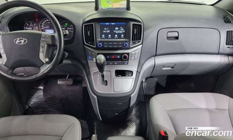 Hyundai Starex Van 5-Seater
