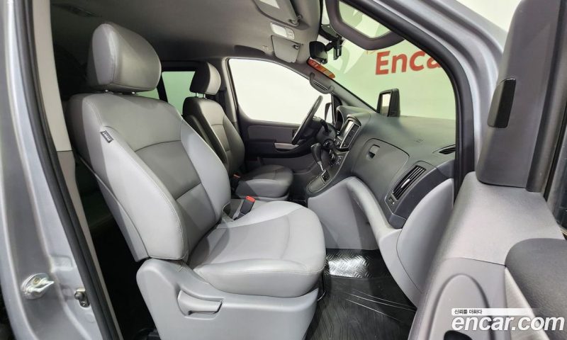 Hyundai Starex Van 5-Seater