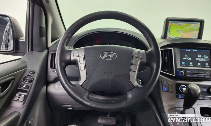 Hyundai Starex Van 5-Seater