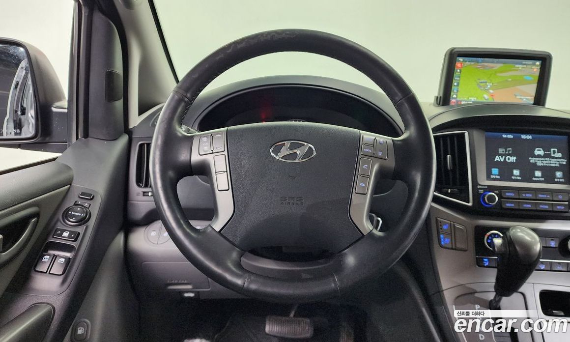 Hyundai Starex Van 5-Seater