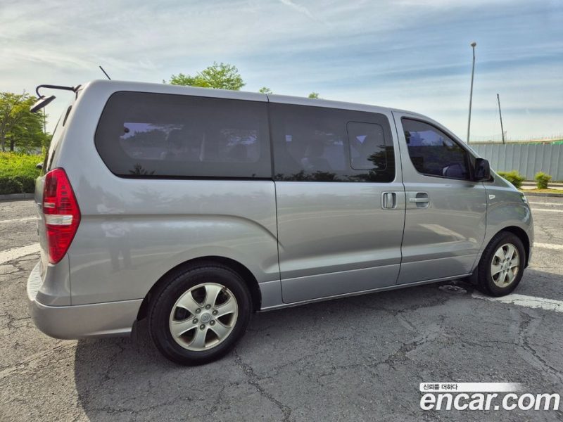 Hyundai Starex Wagon 12-Seater