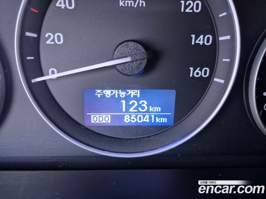 Hyundai Starex Wagon 12-Seater