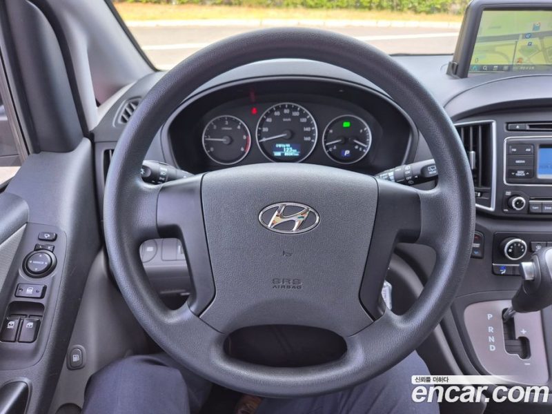 Hyundai Starex Wagon 12-Seater