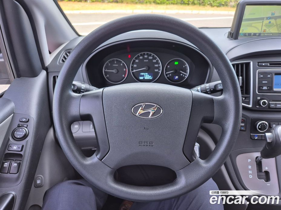 Hyundai Starex Wagon 12-Seater