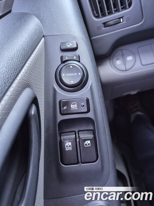 Hyundai Starex Wagon 12-Seater