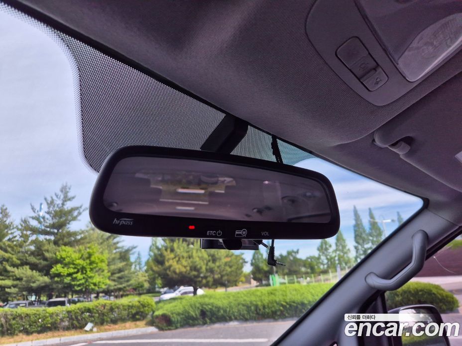 Hyundai Starex Wagon 12-Seater