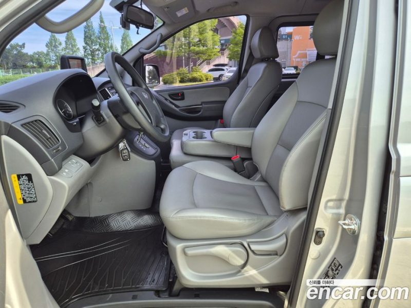 Hyundai Starex Wagon 12-Seater