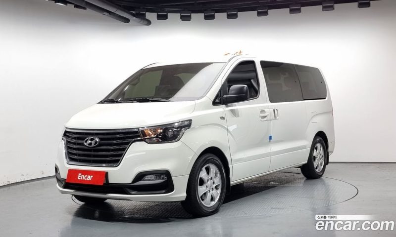 Hyundai Starex Wagon 11-Seater