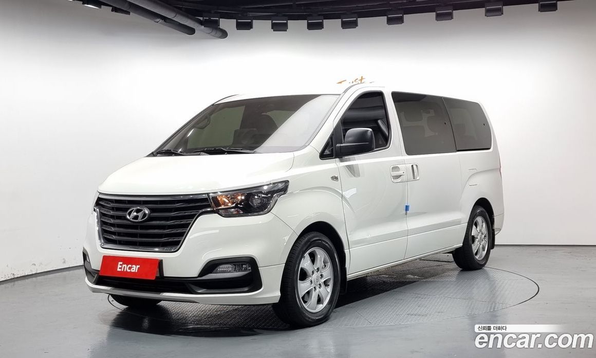 Hyundai Starex Wagon 11-Seater