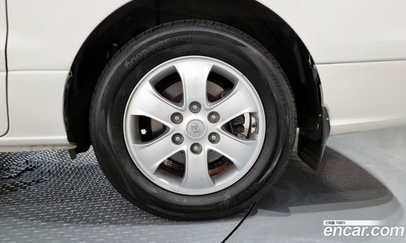 Hyundai Starex Wagon 11-Seater