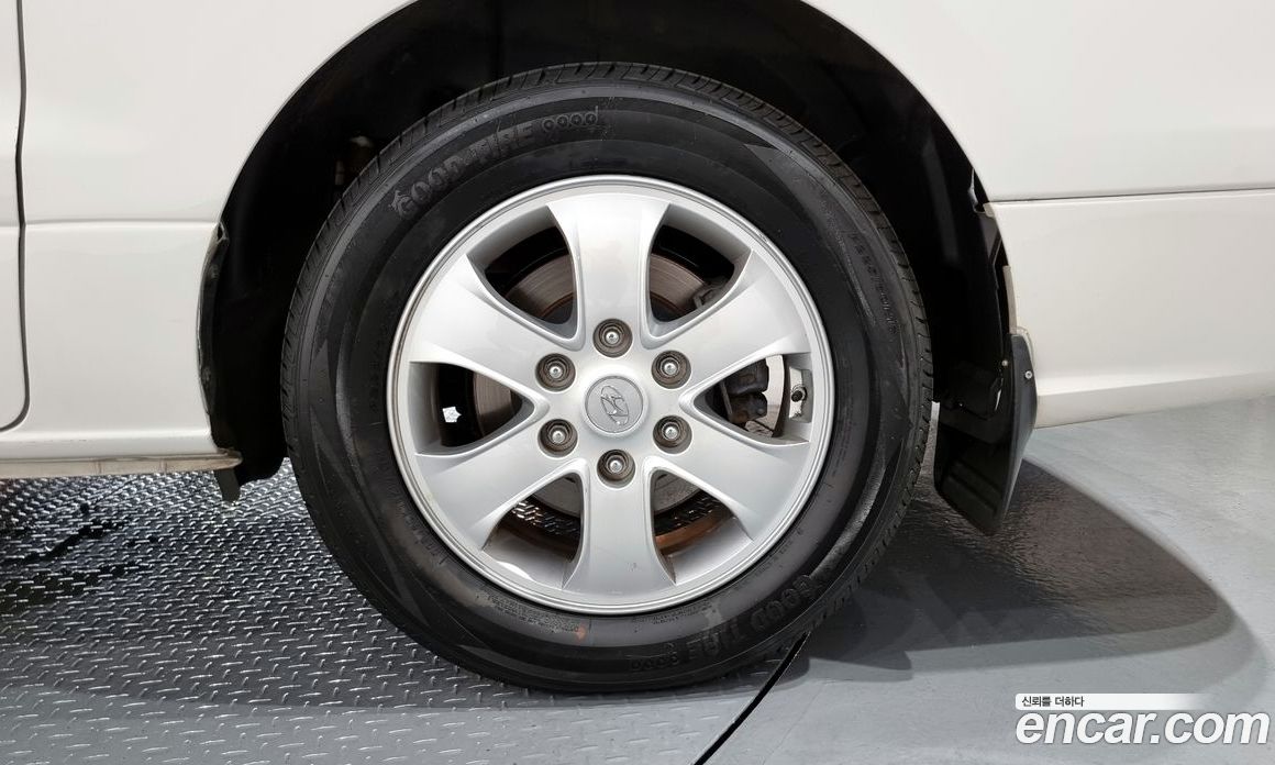 Hyundai Starex Wagon 11-Seater