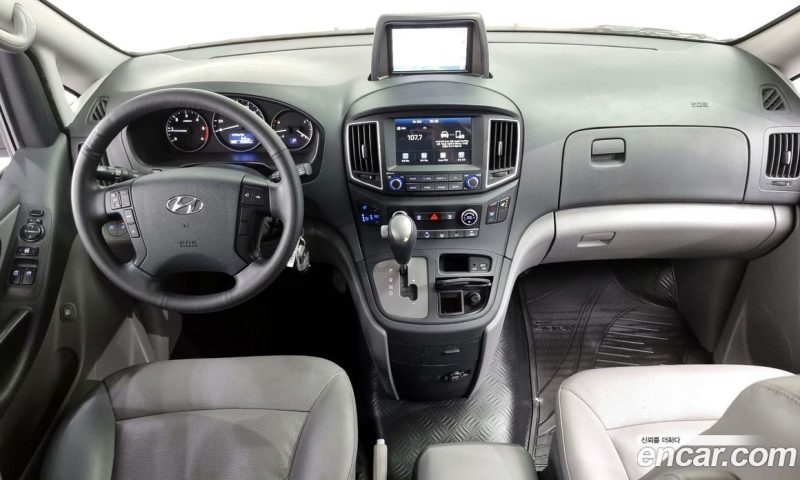 Hyundai Starex Wagon 11-Seater