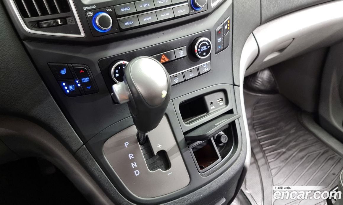Hyundai Starex Wagon 11-Seater