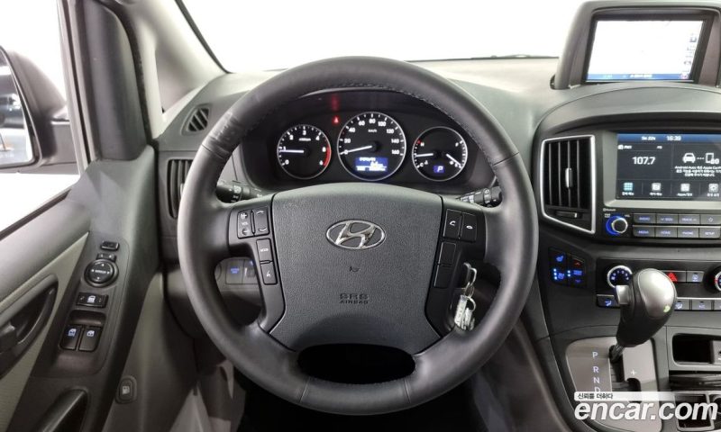 Hyundai Starex Wagon 11-Seater
